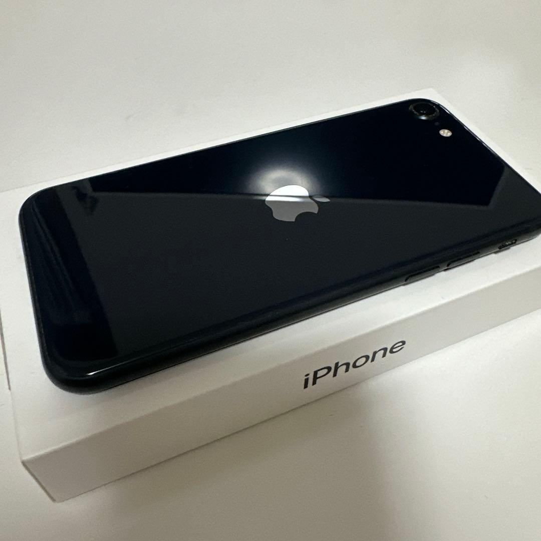 Apple iPhone SE (第3世代) ミッドナイト64GBブラック