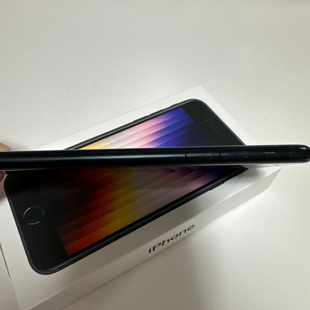 Apple iPhone SE (第3世代) ミッドナイト64GBブラック